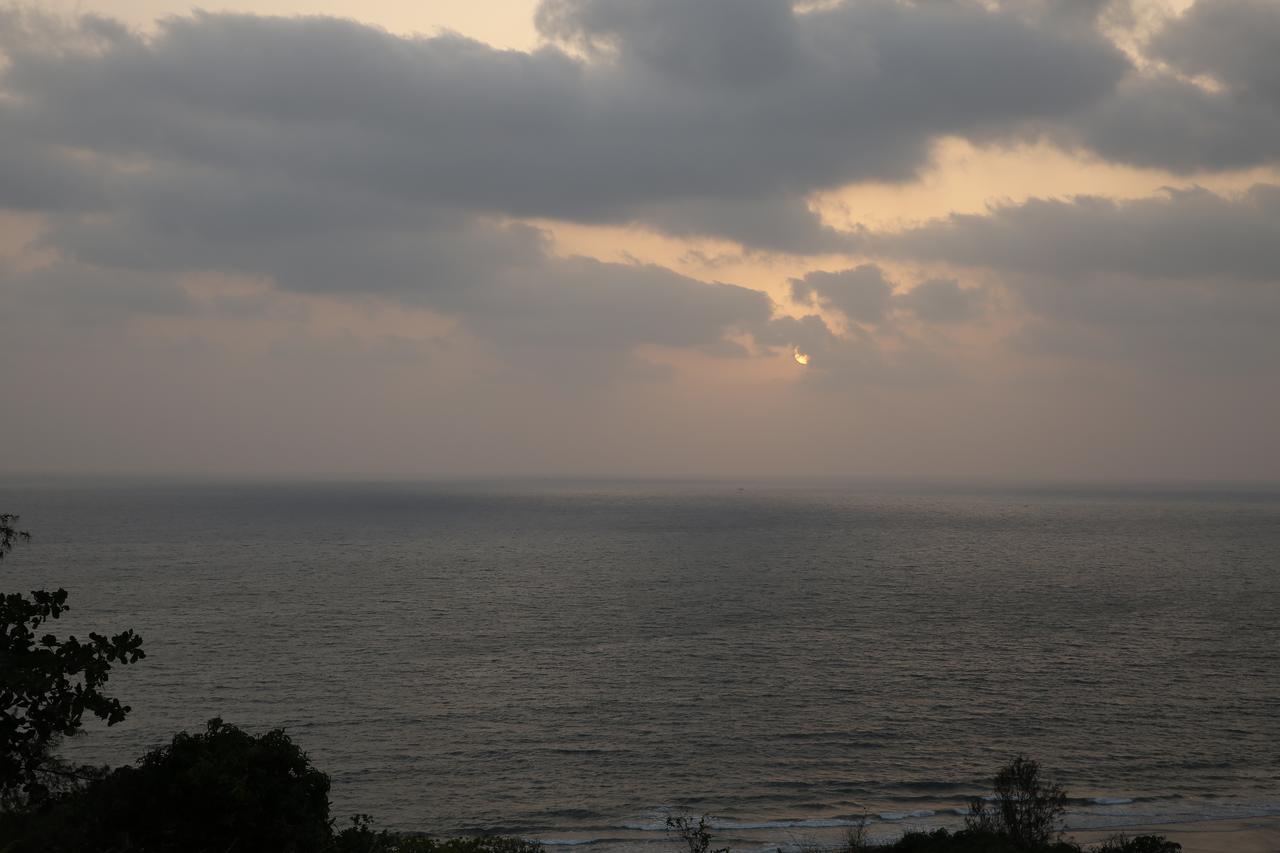 阿布舍克海滩水疗度假村 甘帕普拉 外观 照片